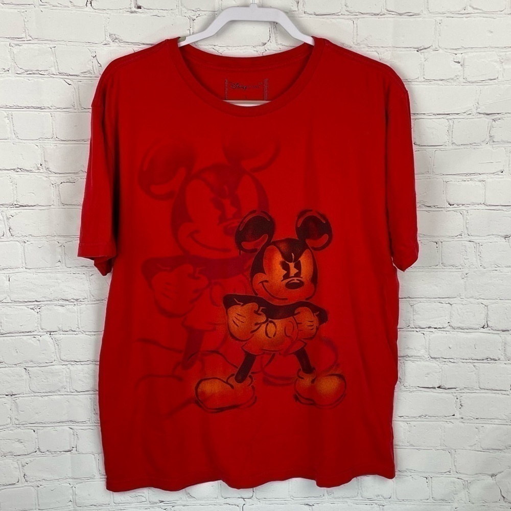 Disney Store /Mickey Mouse Men's TShirt  Size Large Red Angry Mickey